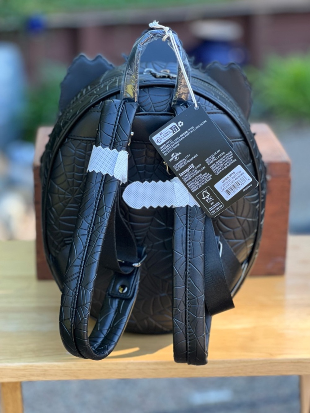 Loungefly Universal Monsters Exclusive Lenticular Cameo Backpack & Wallet NWT - Picture 5 of 16